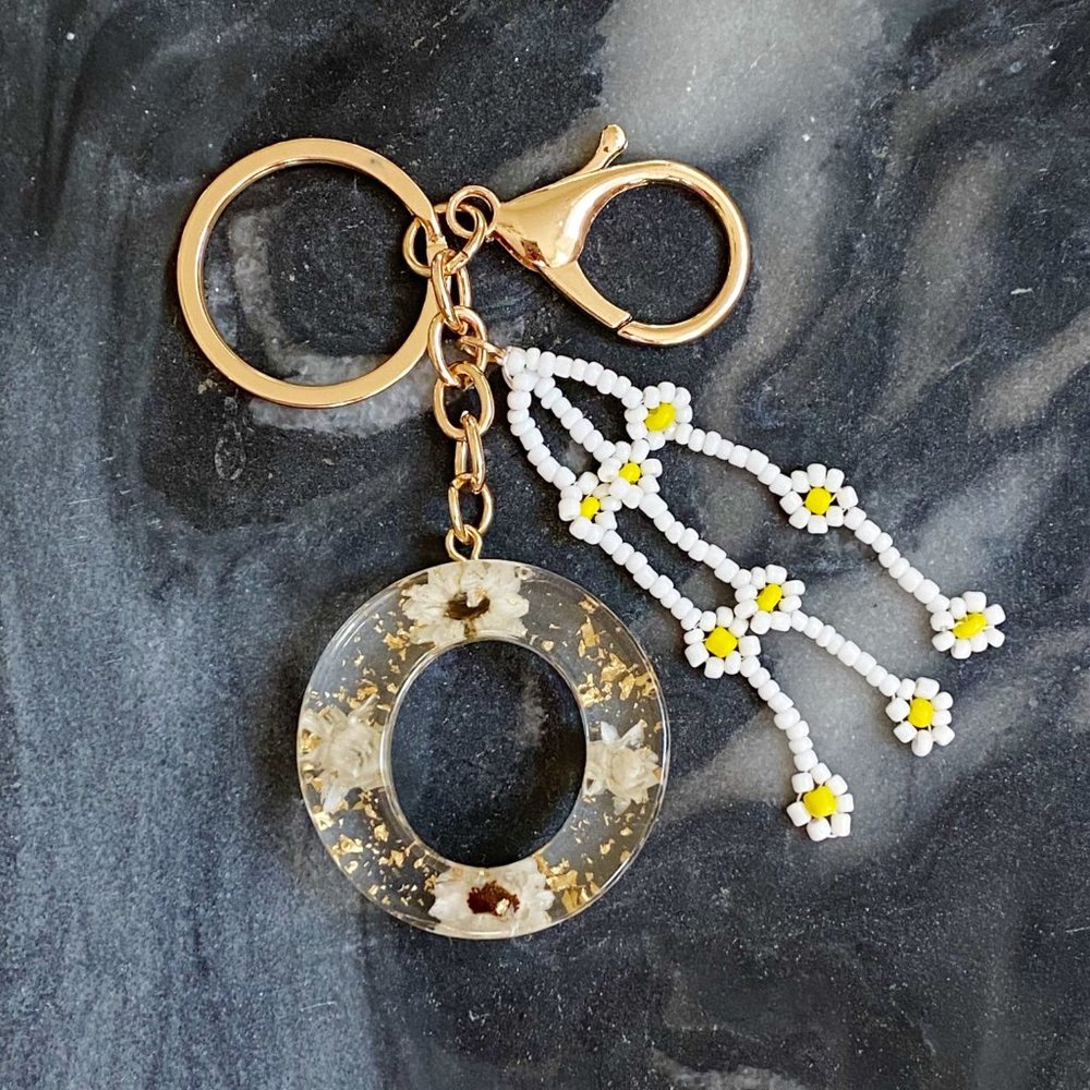 Baby Daisy Initial Key Chain - Picture 15 of 16
